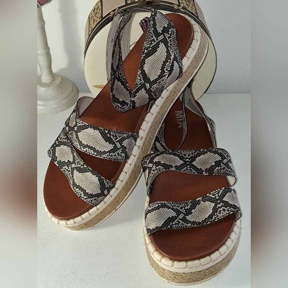 MIA Snake Skin Print Open Toe Strappy Sandals Sz 9M Pre-Owned